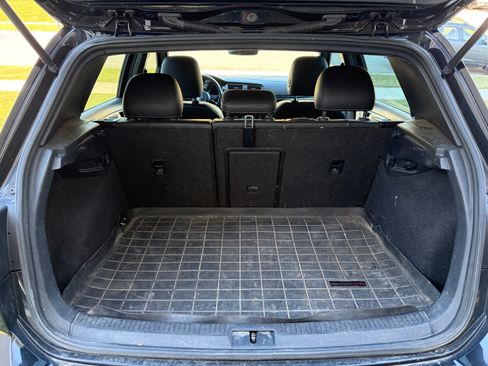 Used 2018 Volkswagen Golf R 4-Door image 10