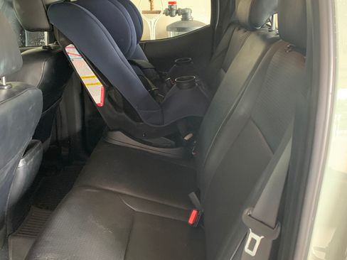 Used 2023 Toyota Tacoma TRD Off-Road AWD/4WD image 5