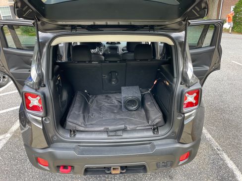 Used 2016 Jeep Renegade Trailhawk AWD/4WD image 6