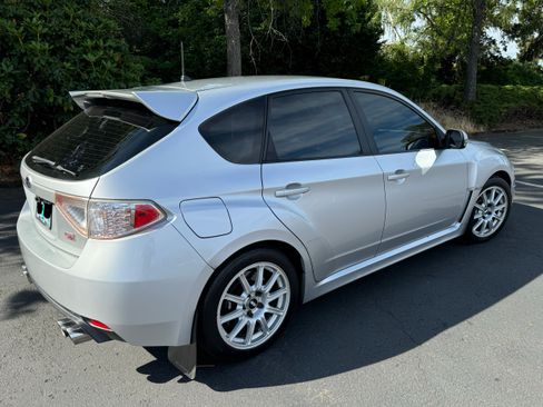 Used 2010 Subaru Impreza WRX STI image 8