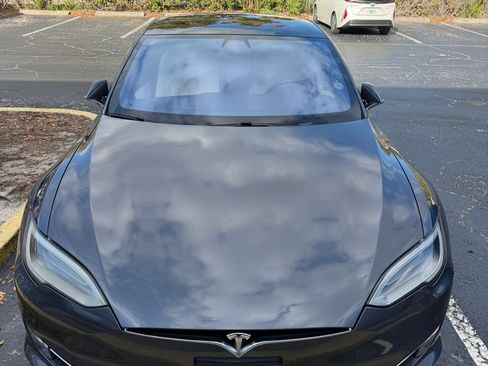 Used 2020 Tesla Model S Long Range Plus image 1