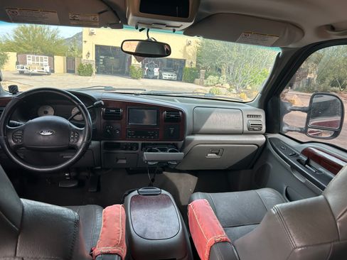 Used 2005 Ford F250 Lariat image 8