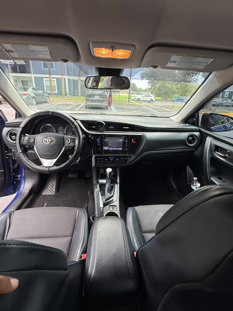 Used 2018 Toyota Corolla SE FWD image 5