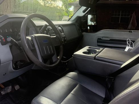 Used 2013 Ford F250 XL image 1