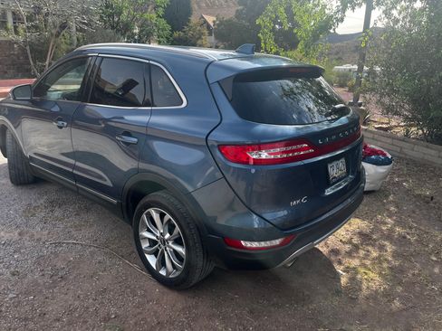 Used 2018 Lincoln MKC Select w/ Select Plus Package FWD image 2