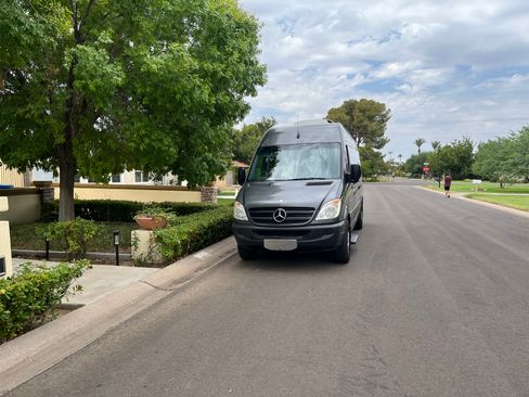 Used 2013 Mercedes-Benz Sprinter 2500 image 2