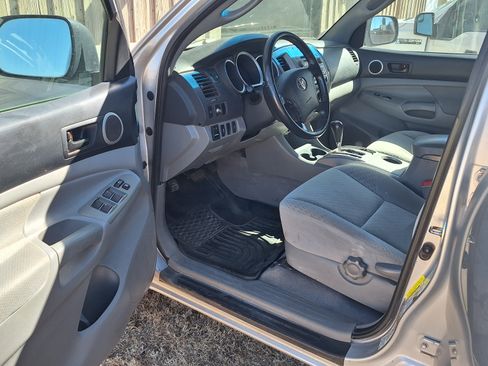 Used 2011 Toyota Tacoma 4x4 Double Cab w/ SR5 Pkg #2 image 11