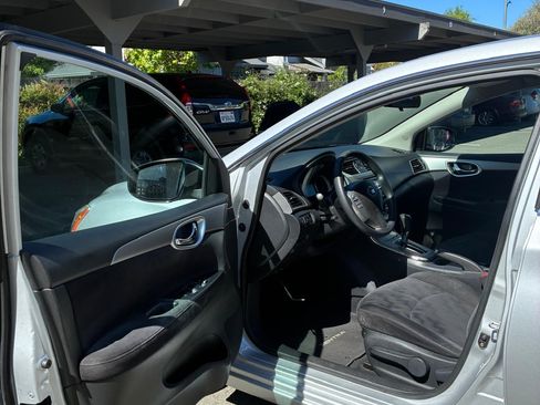 Used 2013 Nissan Sentra SV image 5