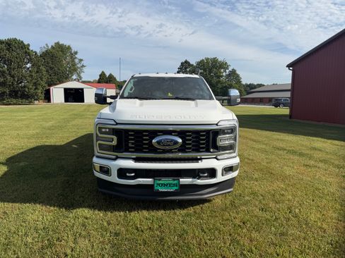 Used 2024 Ford F350 Limited w/ FX4 Off-Road Package AWD/4WD image 13
