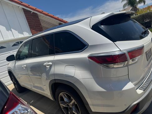 Used 2014 Toyota Highlander Limited Platinum image 2