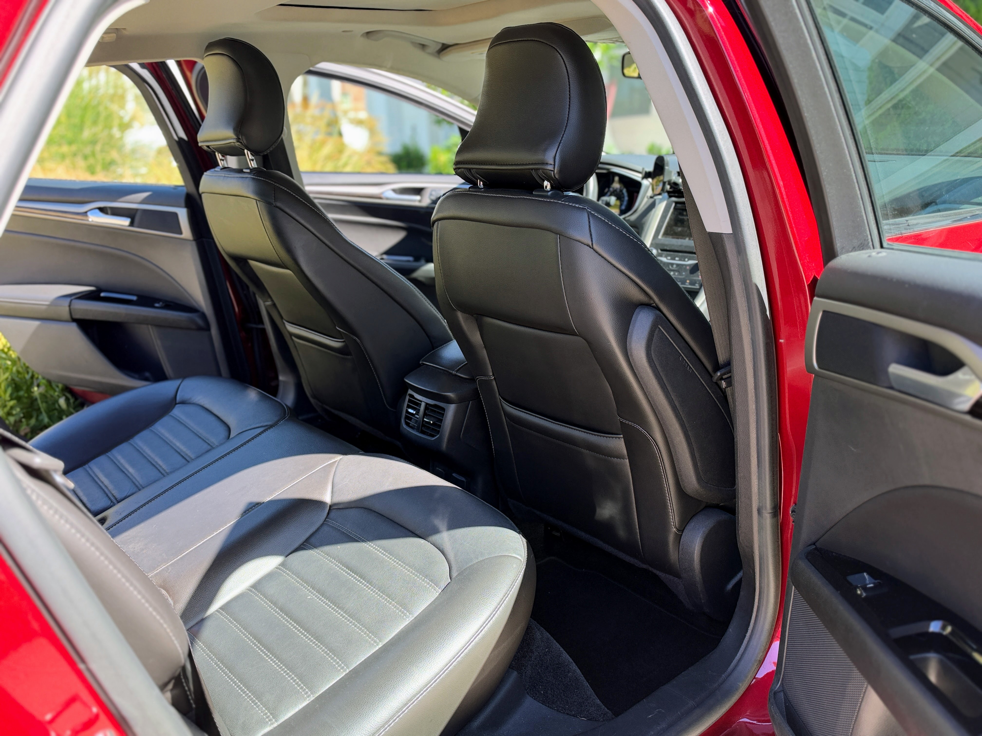 Used 2015 Ford Fusion Energi SE FWD image 14