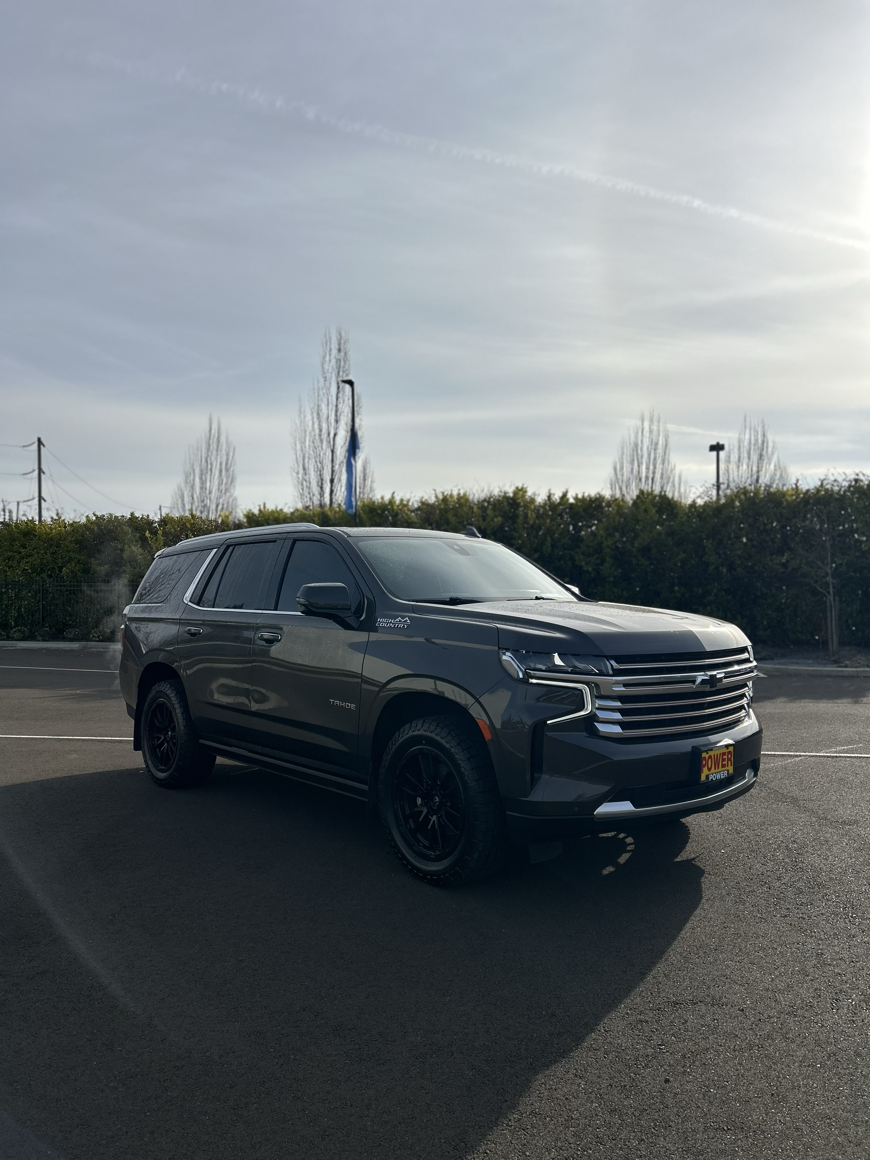 Used 2021 Chevrolet Tahoe High Country w/ Premium Package AWD/4WD image 4