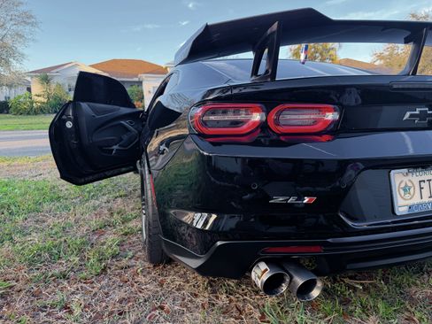 Used 2019 Chevrolet Camaro ZL1 image 10