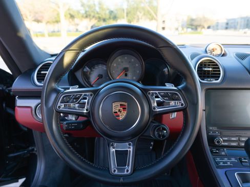 Used 2018 Porsche 718 Cayman S image 16