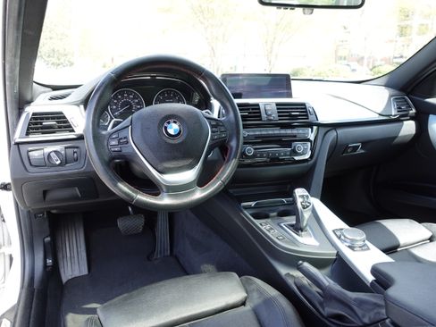 Used 2017 BMW 330i Sedan image 16