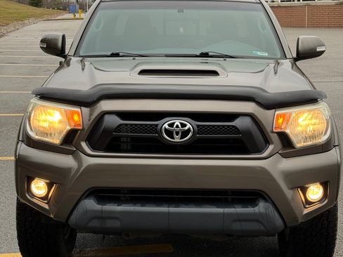 Used 2015 Toyota Tacoma TRD Pro image 2