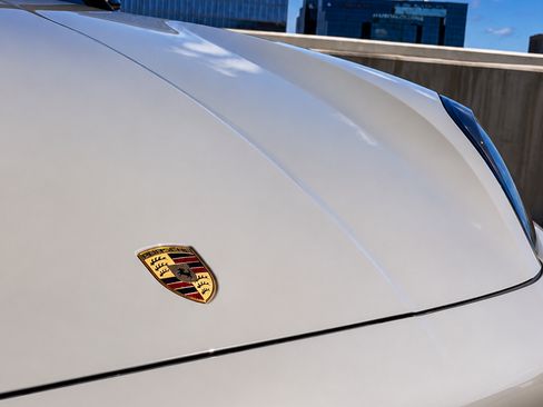 Used 2025 Porsche Cayenne GTS AWD/4WD image 6
