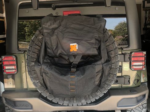 Used 2016 Jeep Wrangler Unlimited Sahara image 19