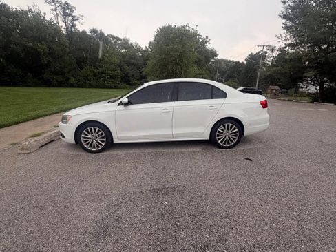 Used 2012 Volkswagen Jetta SEL FWD image 12