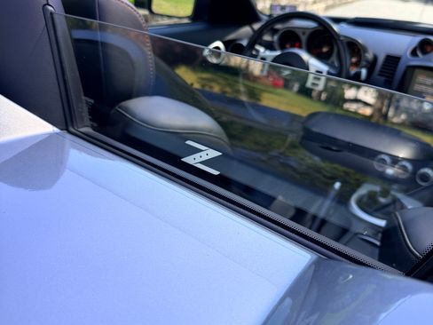 Used 2006 Nissan 350Z Touring RWD image 9
