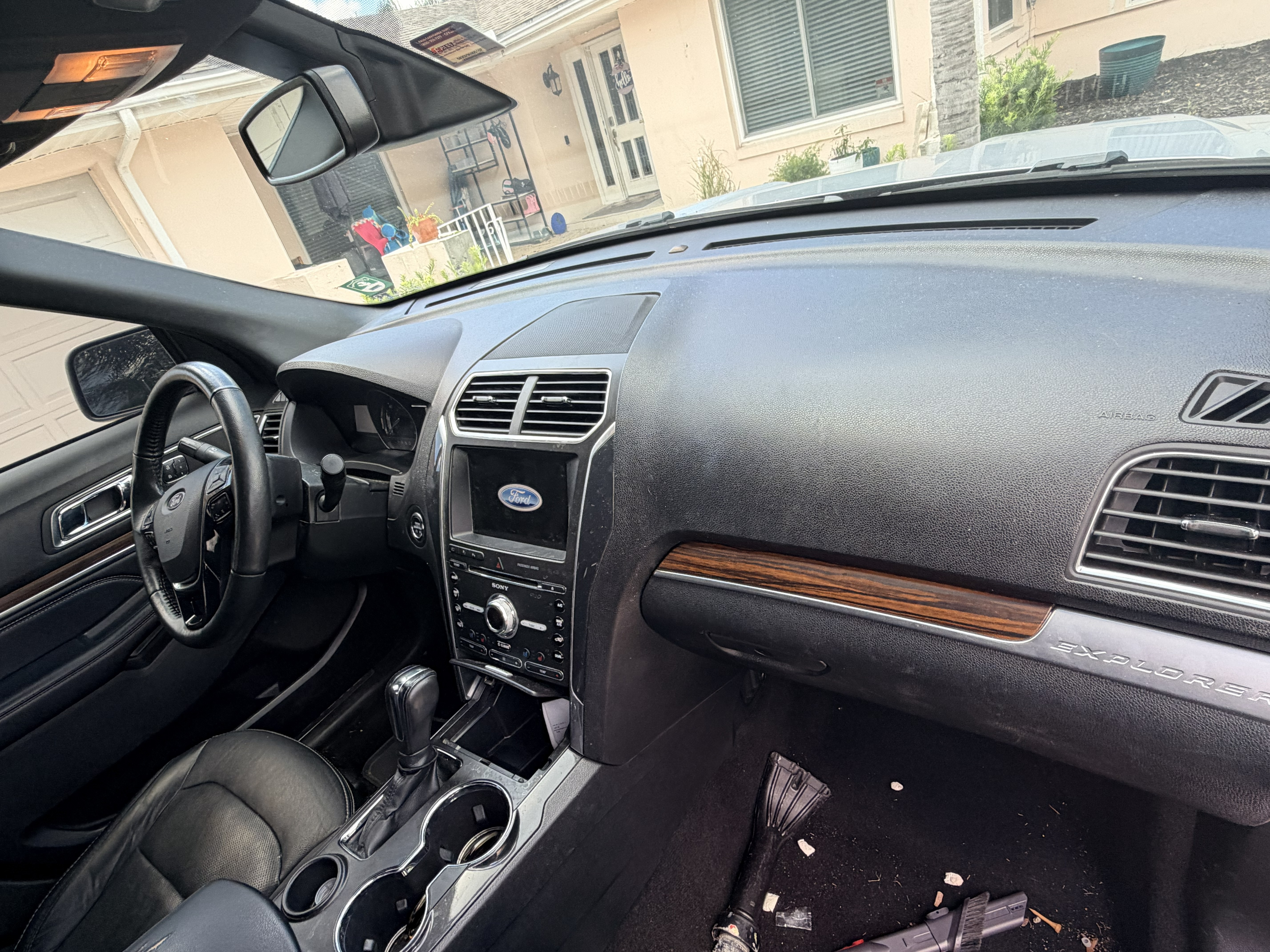 Used 2018 Ford Explorer Limited w/ Equipment Group 301A FWD image 13
