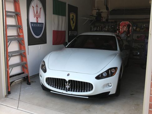 Used 2012 Maserati GranTurismo S RWD image 2