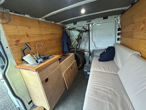 Used 2018 Mercedes-Benz Sprinter 2500 image 14