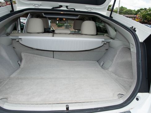 Used 2014 Toyota Prius Two image 9