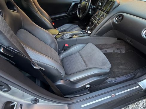 Used 2013 Nissan GT-R Premium AWD/4WD image 2