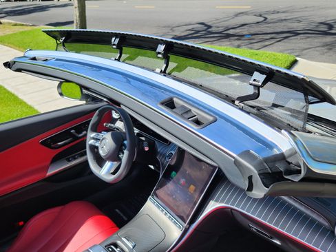 Used 2025 Mercedes-Benz CLE 450 4MATIC Cabriolet image 31