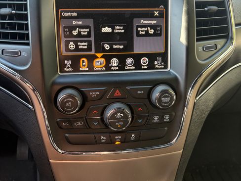 Used 2014 Jeep Grand Cherokee Limited w/ Trailer Tow Group IV AWD/4WD image 8