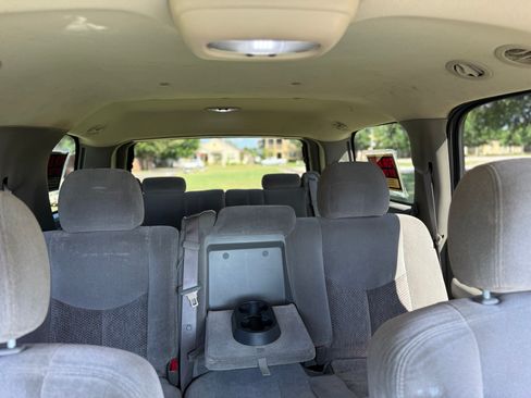 Used 2004 Chevrolet Tahoe LS w/ Preferred Equipment Group RWD image 12