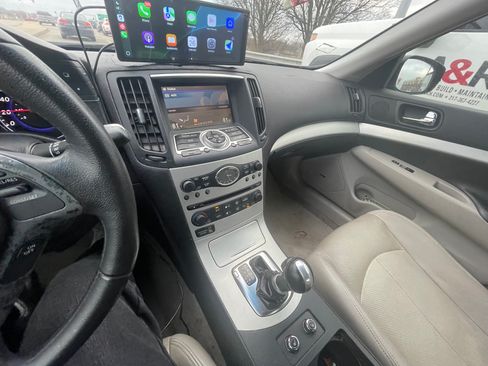 Used 2009 INFINITI G37 Journey w/ Premium Pkg image 8