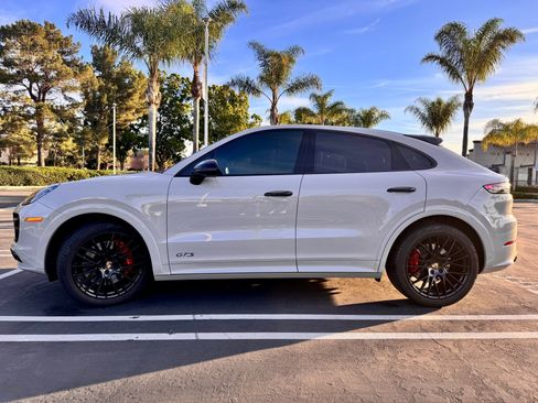 Used 2022 Porsche Cayenne GTS image 5