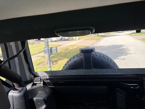 Used 2013 Jeep Wrangler Unlimited Sahara image 13