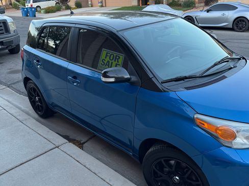 Used 2013 Scion xD FWD image 2