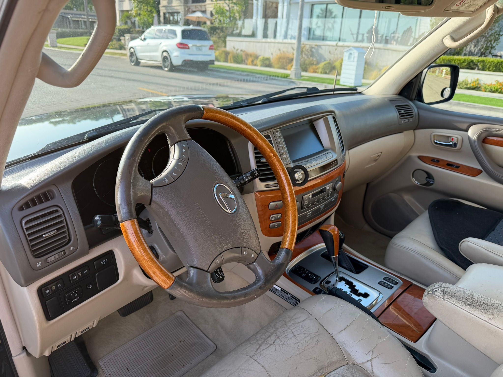 Used 2004 Lexus LX 470 4WD image 14