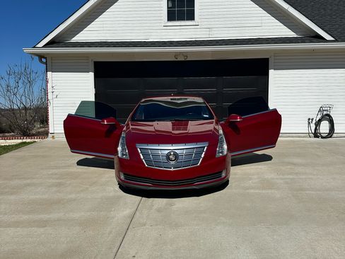 Used 2014 Cadillac ELR w/ Luxury Package image 2