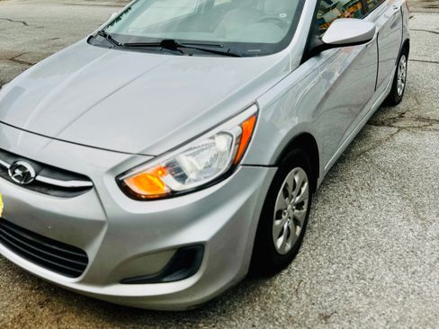 Used 2017 Hyundai Accent SE FWD image 4