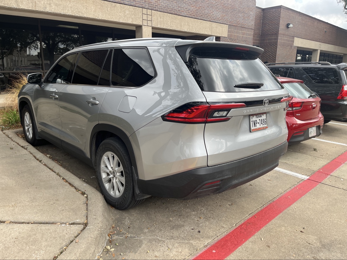 Used 2024 Toyota Grand Highlander FWD image 4