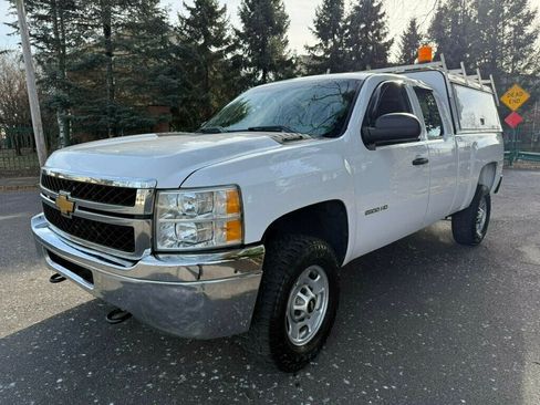 Used 2013 Chevrolet Silverado 2500 W/T image 1