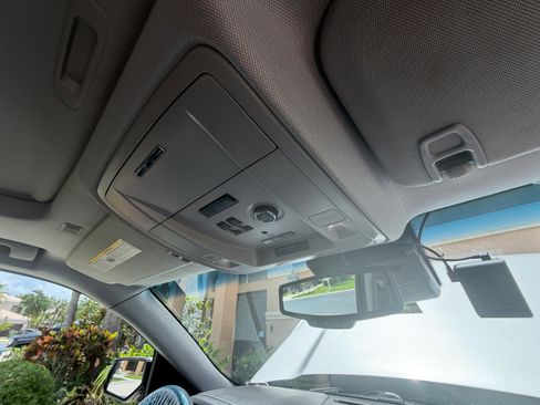 Used 2015 Chevrolet Tahoe LT AWD/4WD image 17
