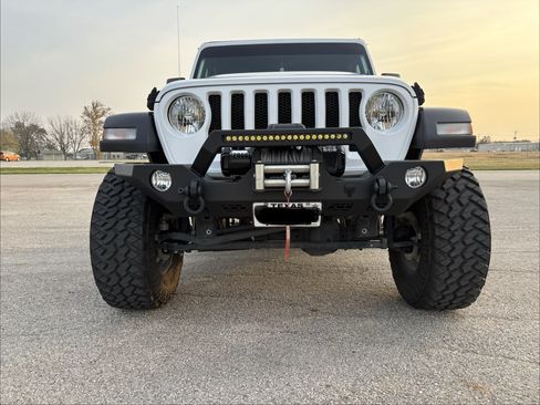 Used 2023 Jeep Wrangler Sport image 25