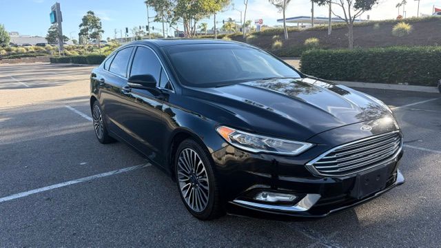 Used 2017 Ford Fusion SE w/ Fusion SE Technology Package FWD image 4