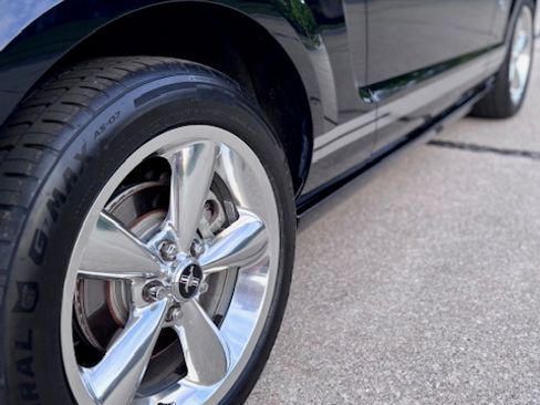 Used 2006 Ford Mustang GT RWD image 19