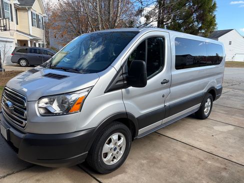 Used 2019 Ford Transit 150 XLT image 1