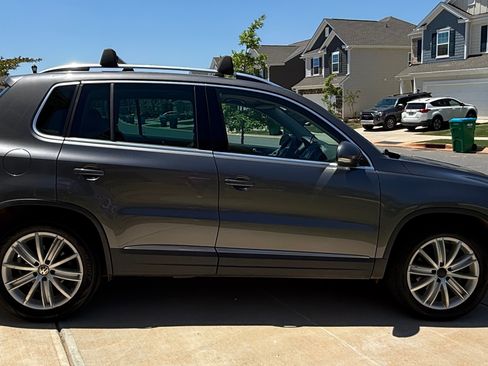 Used 2012 Volkswagen Tiguan SE FWD image 4