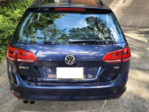 Used 2016 Volkswagen Golf S image 5