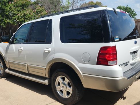 Used 2005 Ford Expedition Eddie Bauer RWD image 2