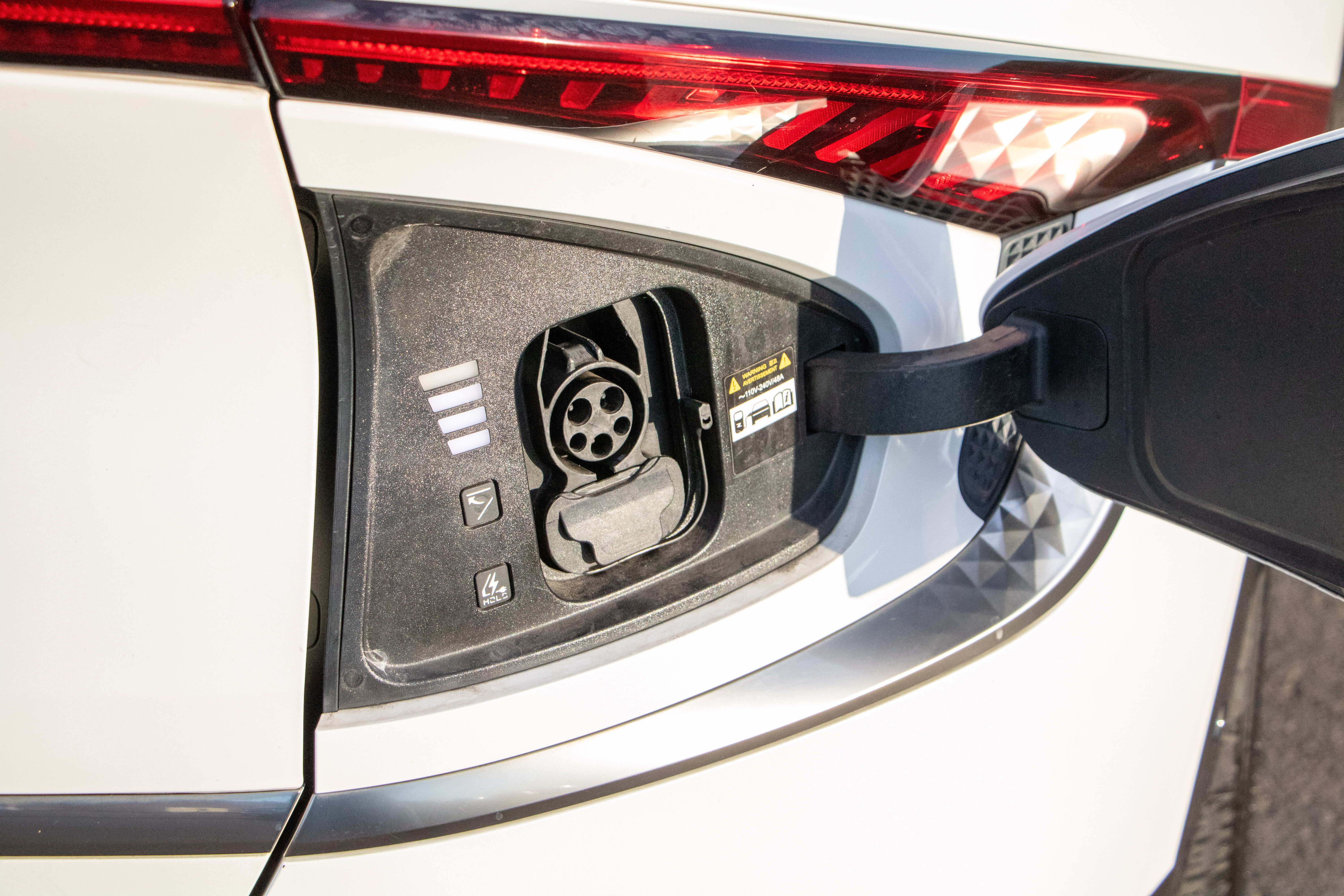 Used 2022 Kia EV6 Wind w/ Wind Technology Package AWD/4WD image 29